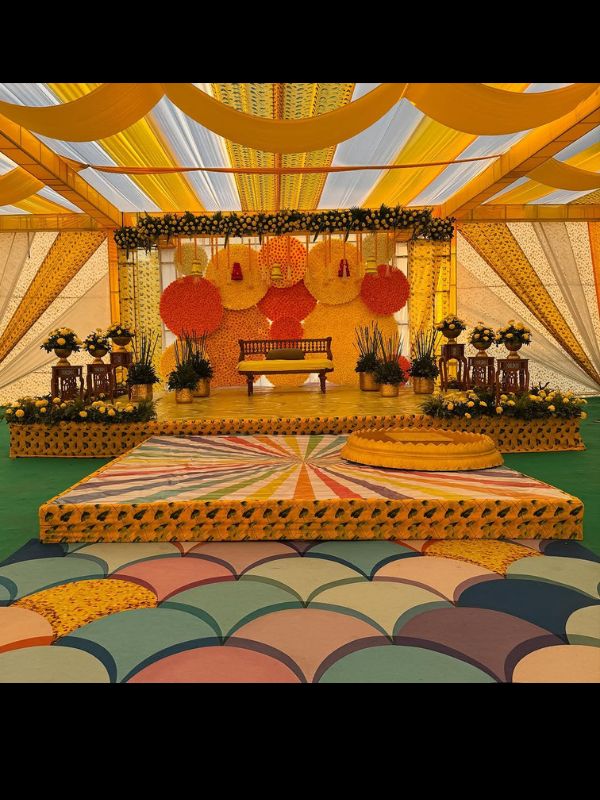 CIRCLE FULL OF FLOWERS