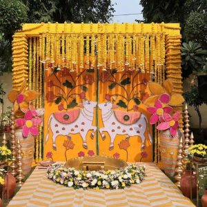 TRADATIONAL TRENDY HALDI SETUP
