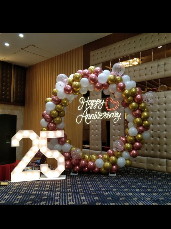 RING FRAME ANNIVERSARY DECOR