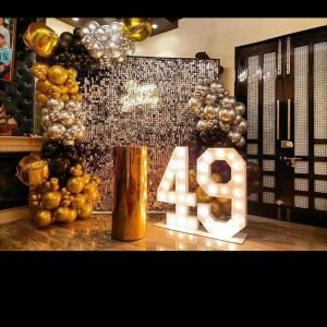 SILVER SEQUENCE WALL DECEOR